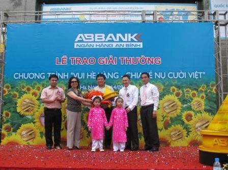 Lễ trao giải Vui Hè Vàng - Chia sẻ nụ cười Việt