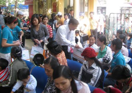 ABBANK tài trợ phẫu thuật mang lại nụ cười xinh cho trẻ em