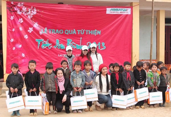 Tết An Bình 2013 - Hành trình chia sẻ tết ấm với đồng bào tại Lao Xả Phình, Tùa Chùa - Điện Biên