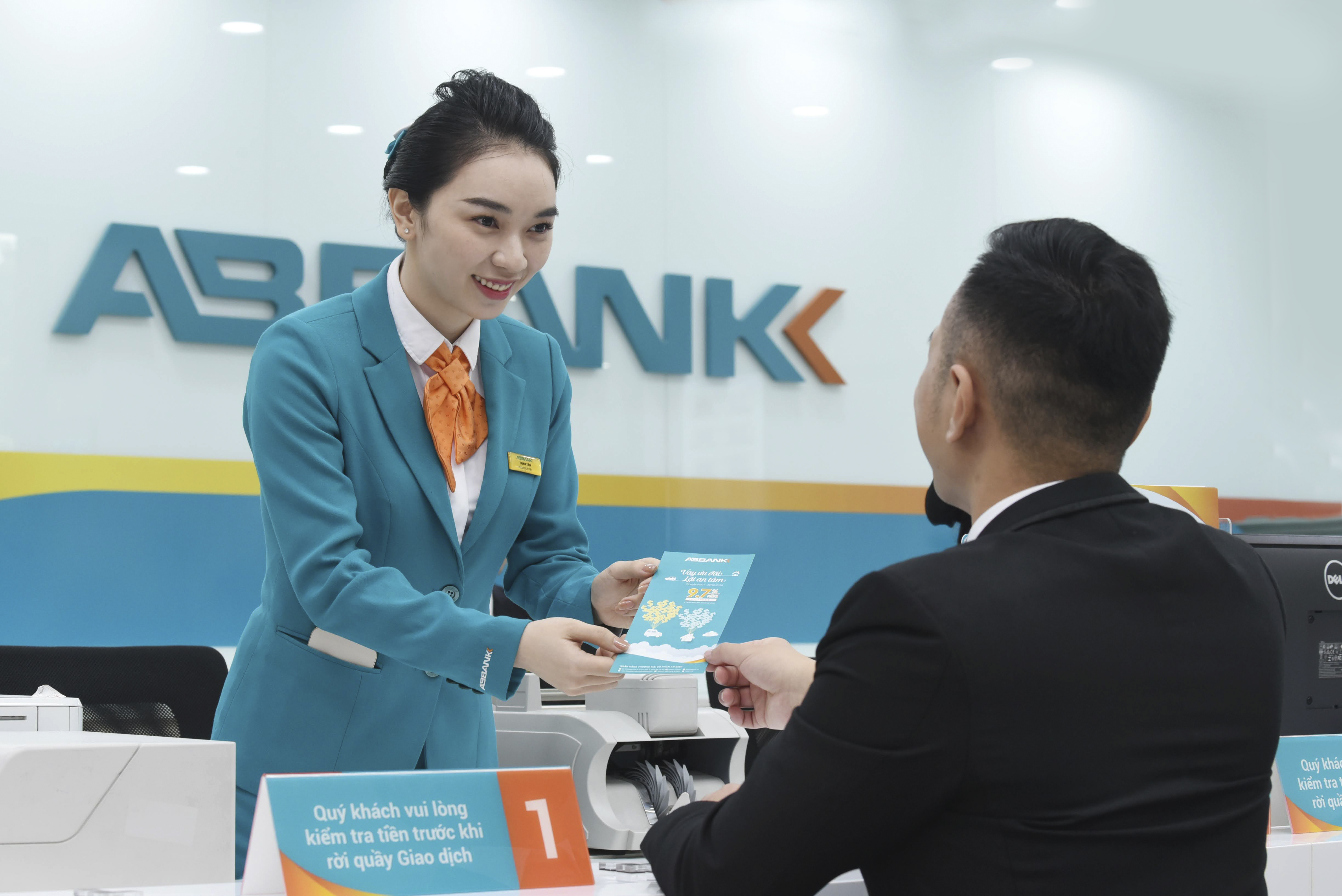 ABBANK đạt 1.632 tỷ đồng lợi nhuận sau 6 tháng, hoàn thành 53% kế hoạch năm.