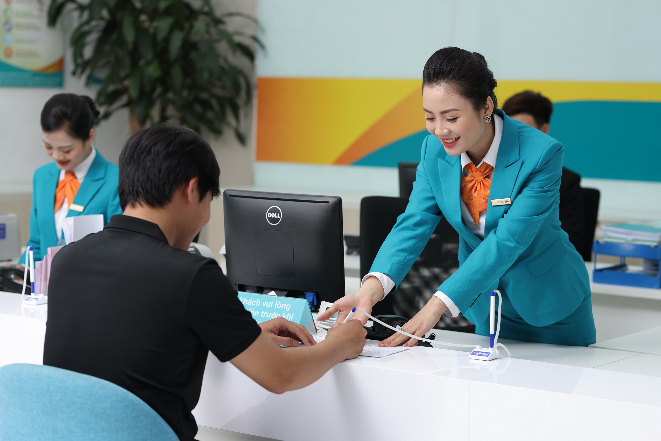 9 THÁNG 2024, ABBANK GHI NHẬN KẾT QUẢ TÍCH CỰC TRONG CHUYỂN ĐỔI SỐ, TÍN DỤNG TĂNG TRƯỞNG, KHUNG VỐN VỮNG CHẮC